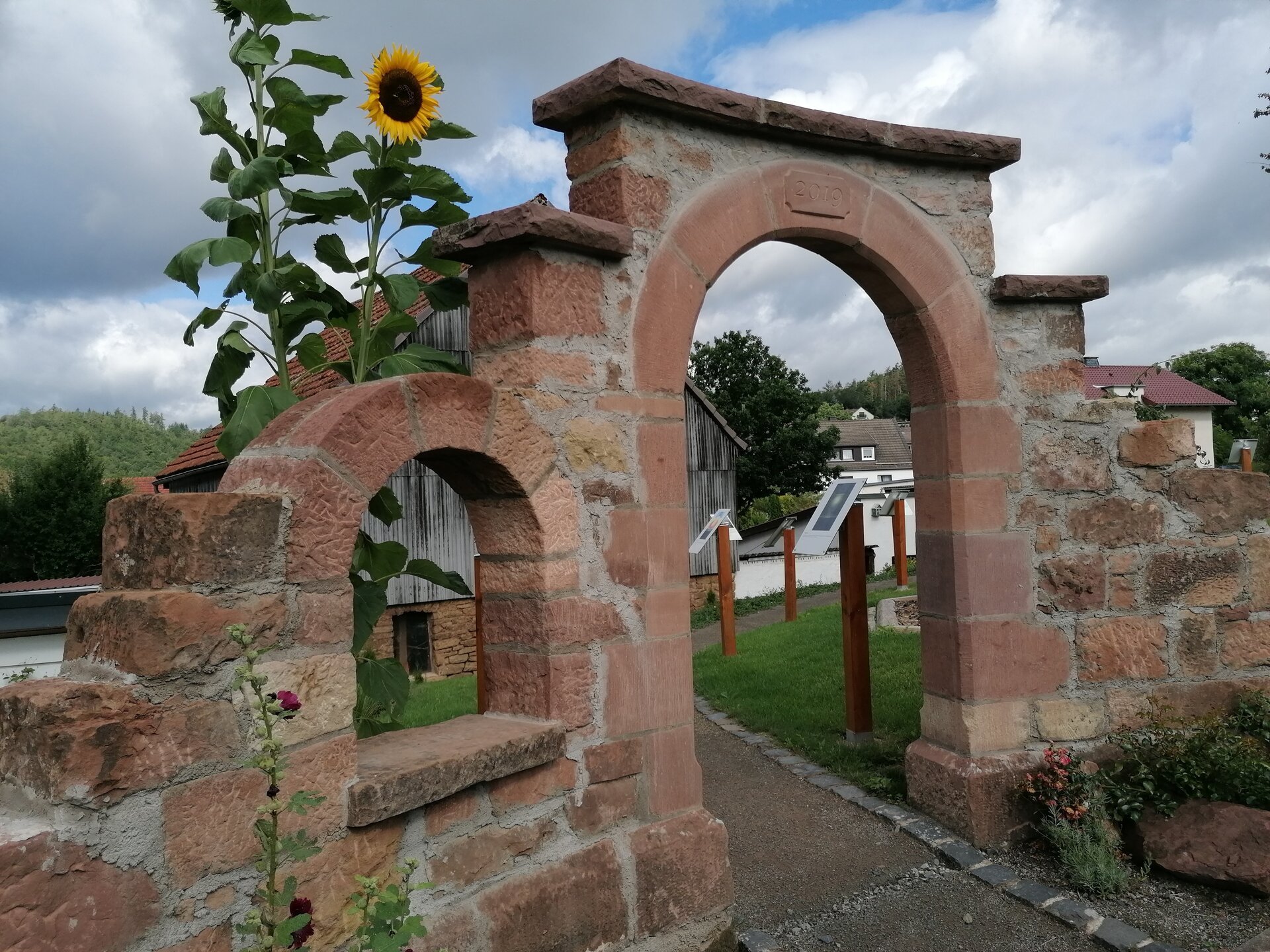 Eingangstportal zum Schöpfungsgarten 